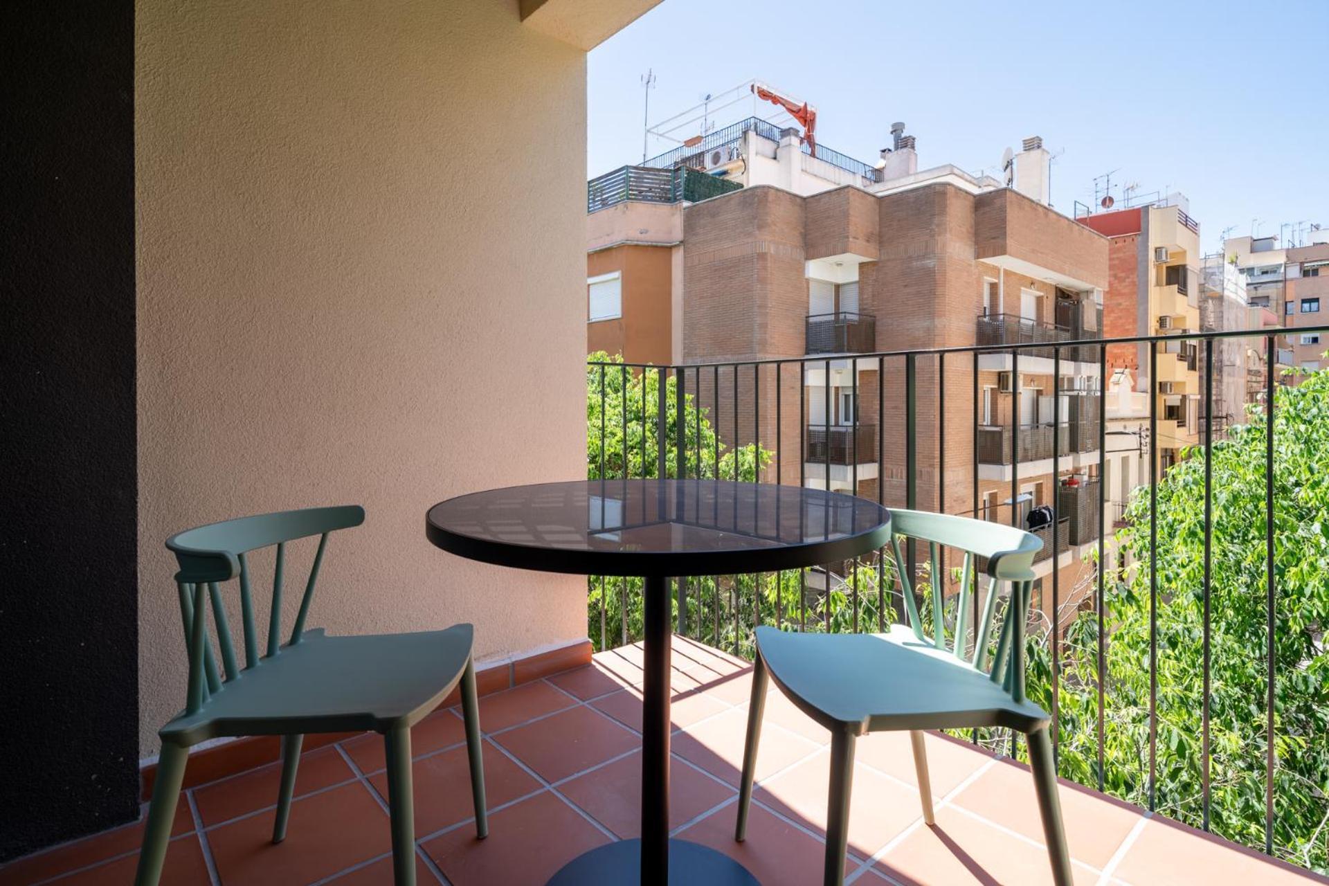 Limehome Barcelona Placa Pirineus Apartament