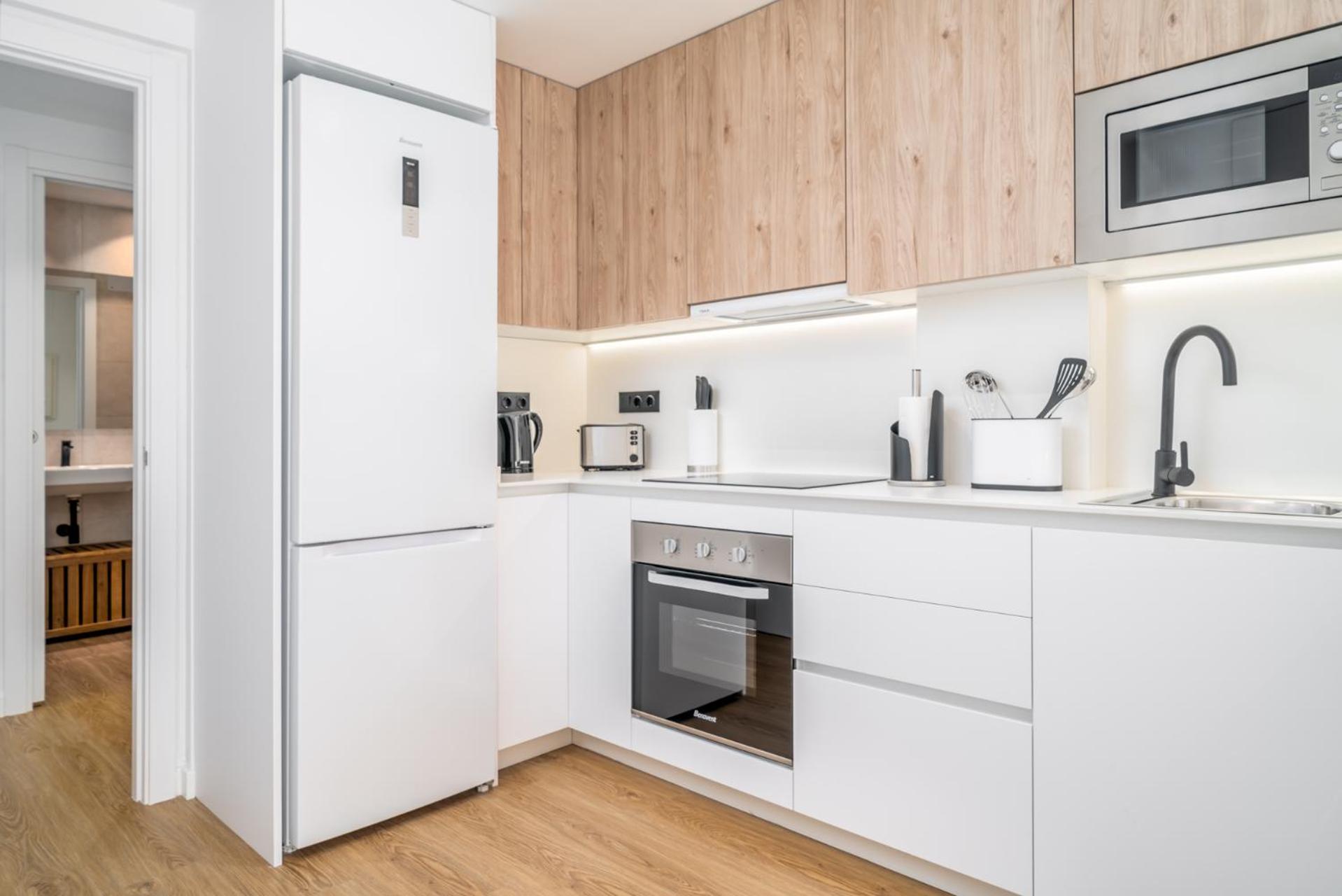 Limehome Barcelona Placa Pirineus Apartament