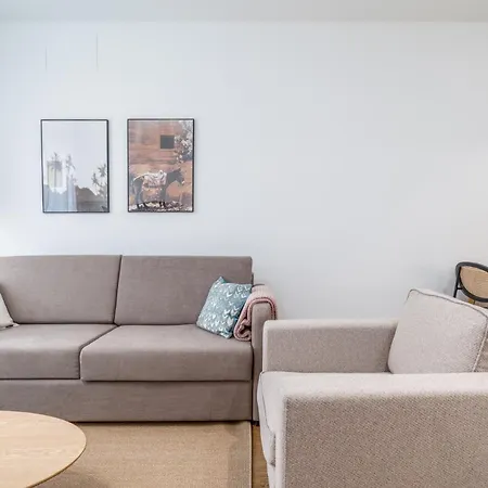 Limehome Barcelona Placa Pirineus L'Hospitalet de Llobregat Exterior photo