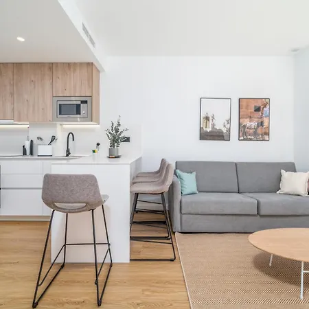 Limehome Barcelona Placa Pirineus L'Hospitalet de Llobregat Exterior photo