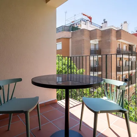 Limehome Barcelona Placa Pirineus L'Hospitalet de Llobregat Exterior photo