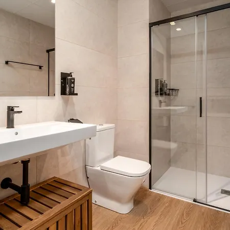 Limehome Barcelona Placa Pirineus L'Hospitalet de Llobregat Exterior photo