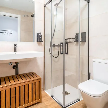 Limehome Barcelona Placa Pirineus L'Hospitalet de Llobregat Exterior photo