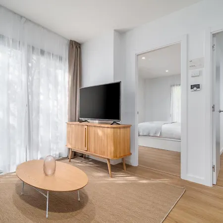 Limehome Barcelona Placa Pirineus L'Hospitalet de Llobregat Exterior photo