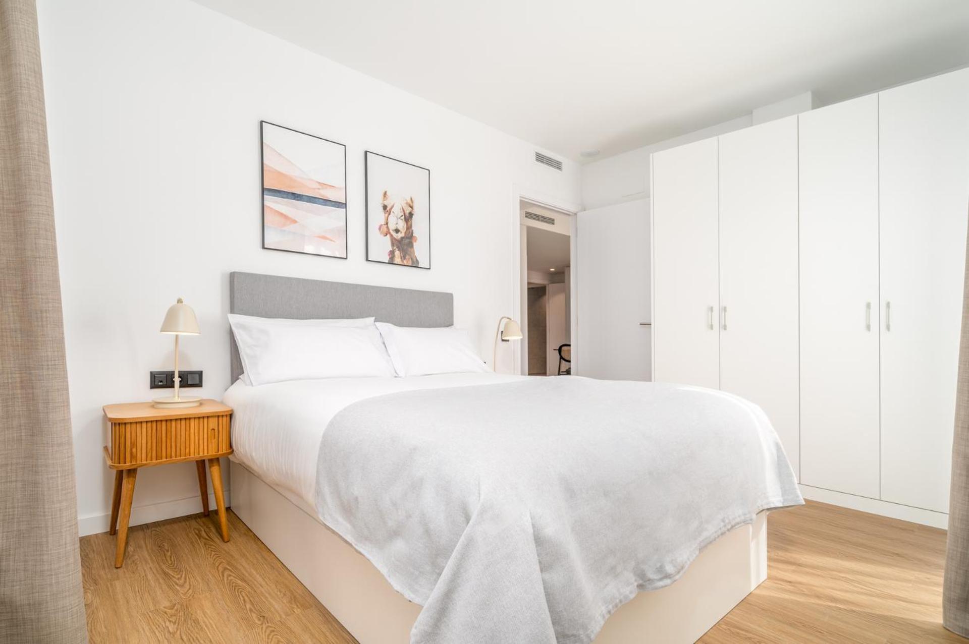 Limehome Barcelona Placa Pirineus