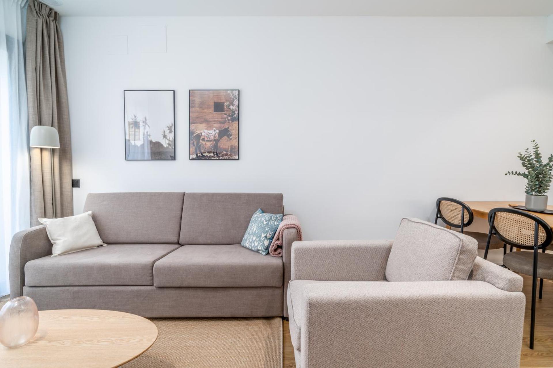 Limehome Barcelona Placa Pirineus