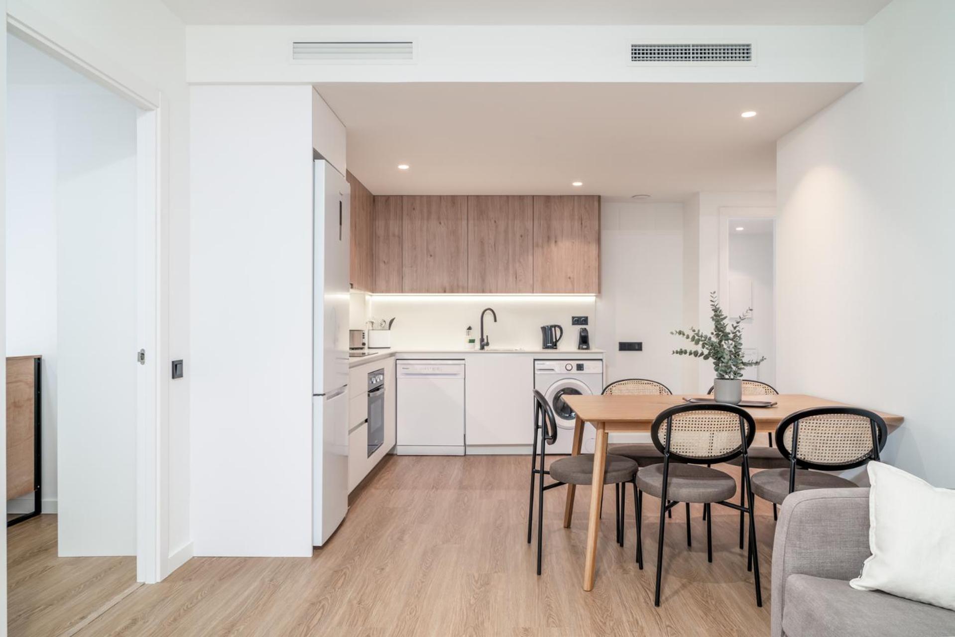 Limehome Barcelona Placa Pirineus L'Hospitalet de Llobregat
