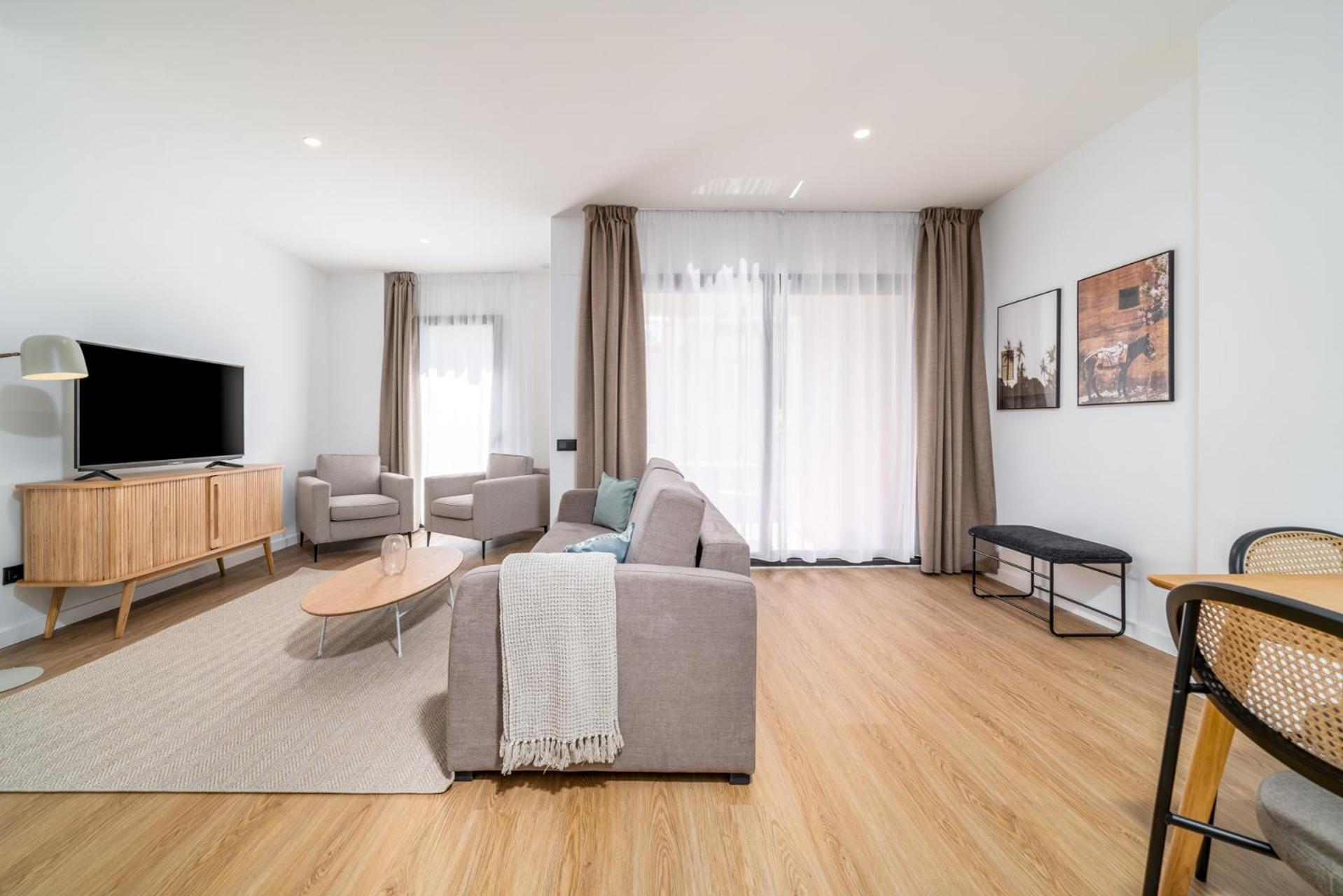 Limehome Barcelona Placa Pirineus Apartment *