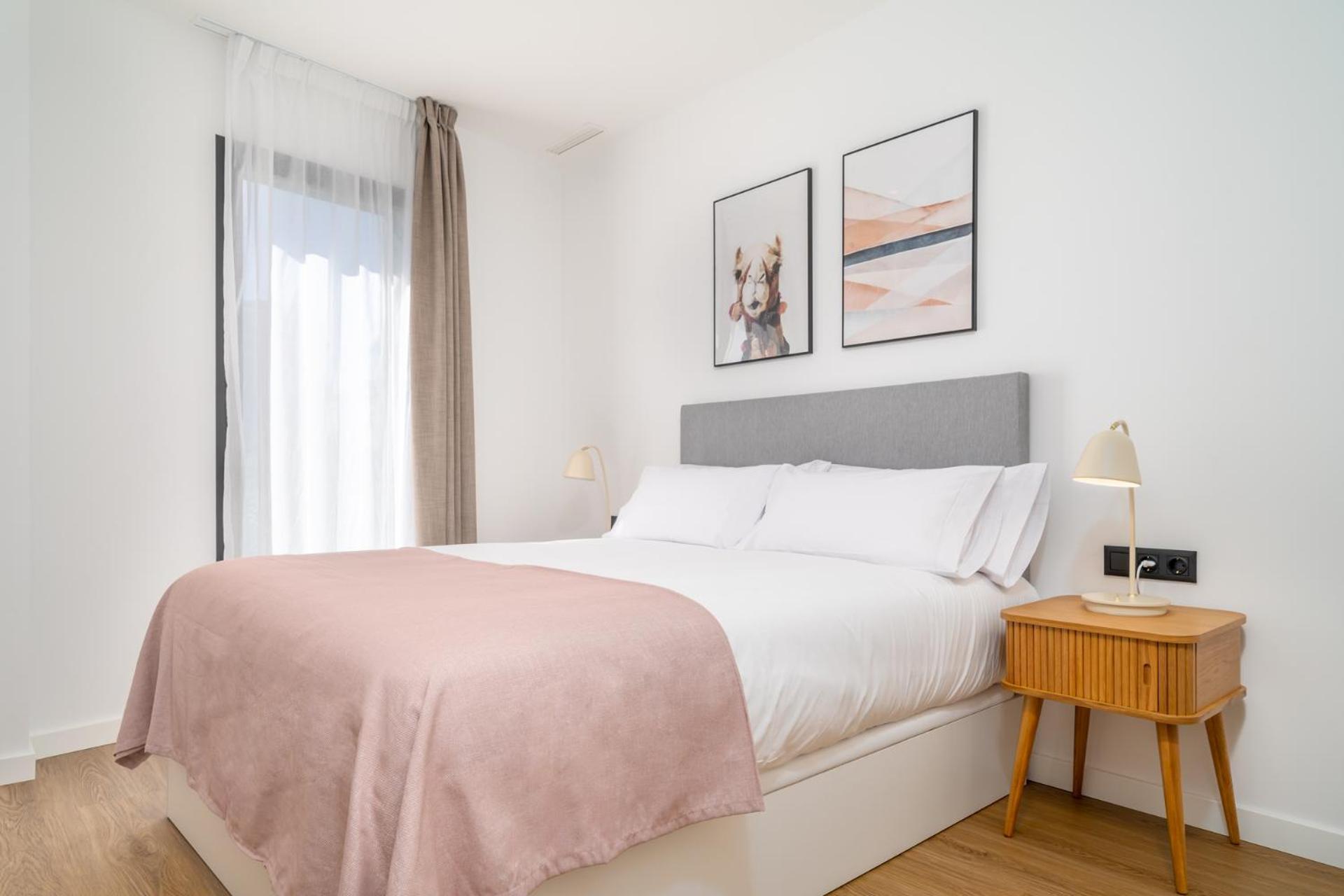 Limehome Barcelona Placa Pirineus Apartment *