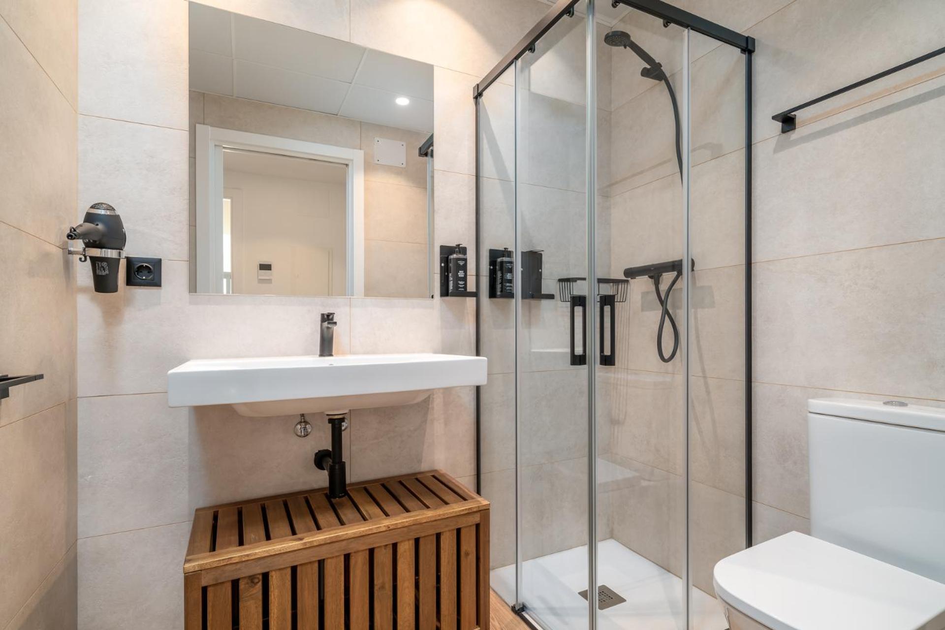 Apartment Limehome Barcelona Placa Pirineus L'Hospitalet de Llobregat