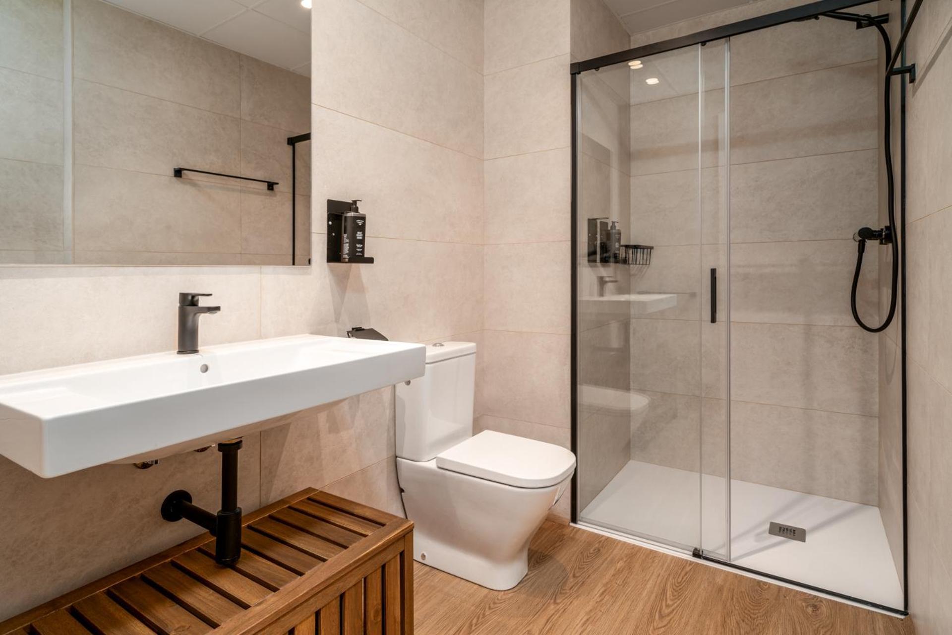 Limehome Barcelona Placa Pirineus L'Hospitalet de Llobregat