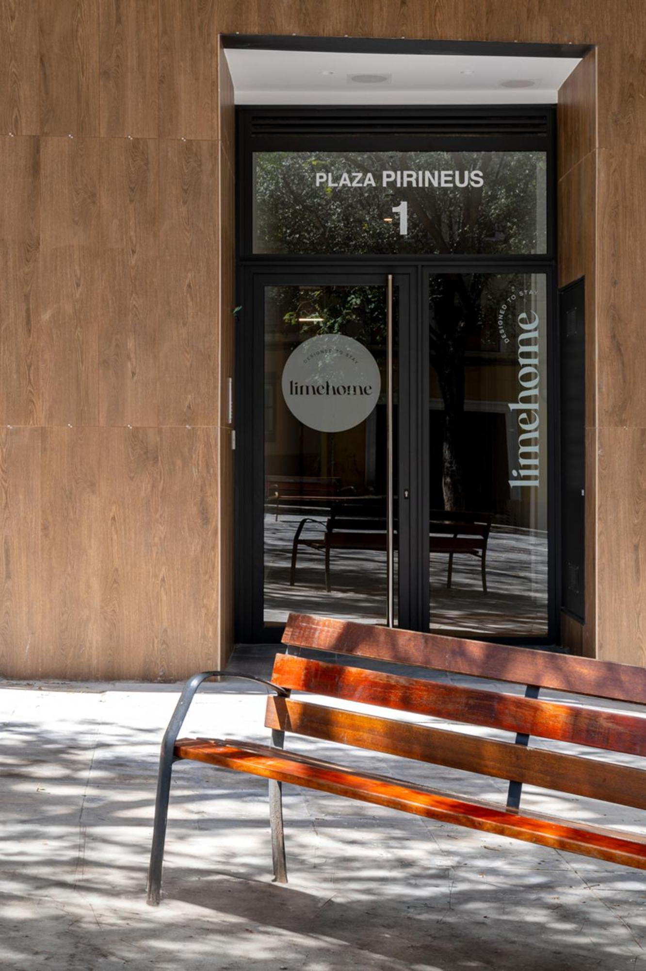 Limehome Barcelona Placa Pirineus Apartment *
