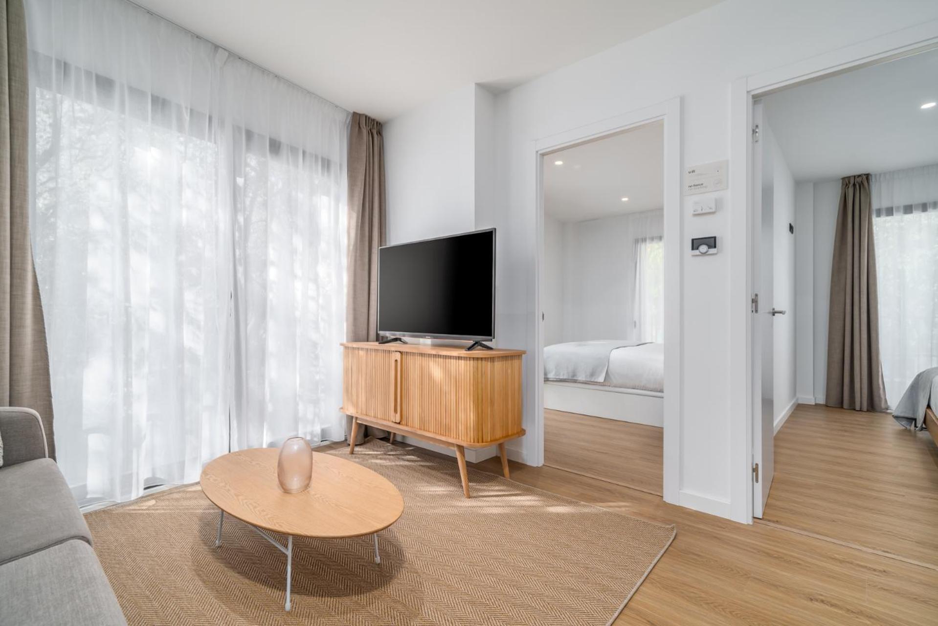 Apartment Limehome Barcelona Placa Pirineus *
